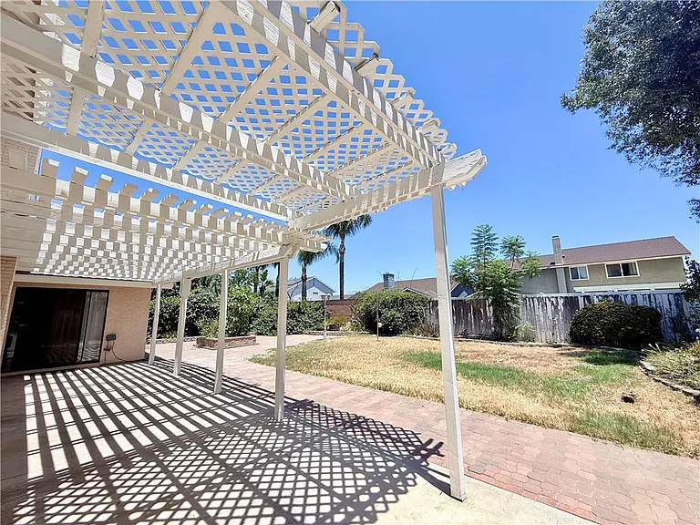 1360 N Hacienda Dr — Photo 20