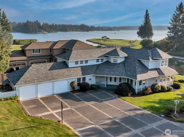 20204 Island Parkway E, Lake Tapps, WA 98391