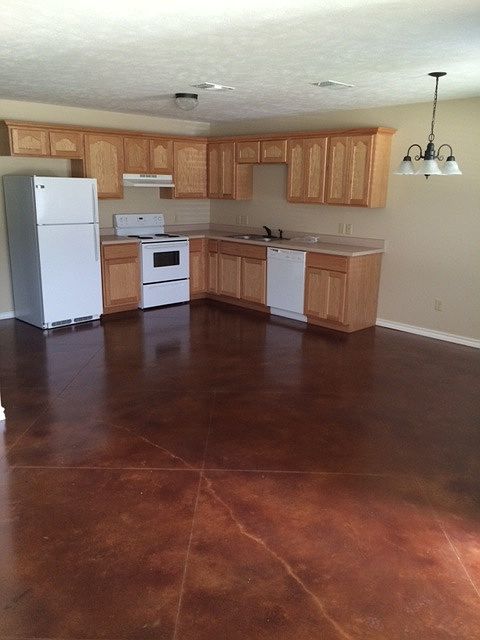 2nd image of 2522 Leopard Dr