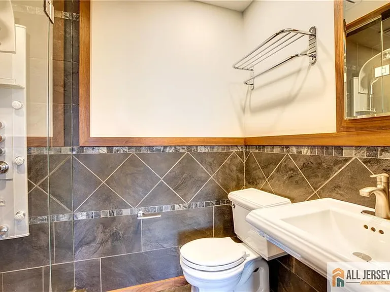 112 N Broadway St #B — Photo 13