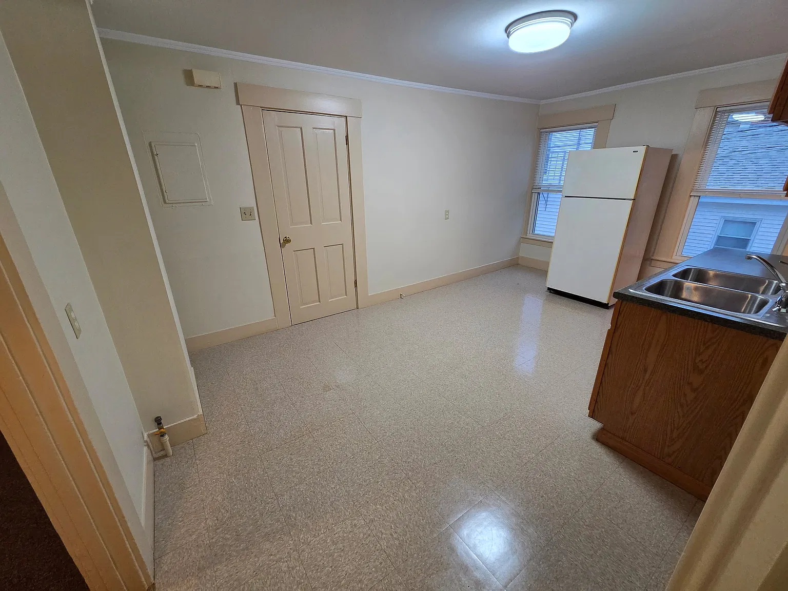 2 bed, 650 sqft, $1,650 — Photo 3