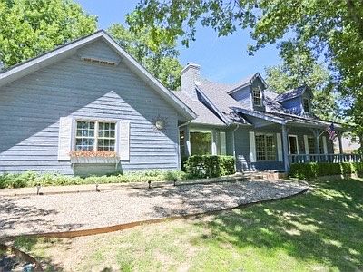 1st image of 2 Ashton Ln