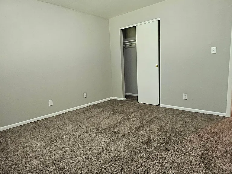 Spacious 2 bedroom 2 bath apartments in Harrison Township! — Photo 4