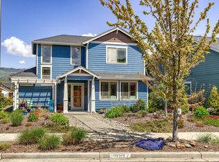 1027 Lithia Way, Talent, OR 97540