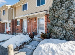 116 Valley Stream Dr #D, Ottawa, ON K2H 9E1