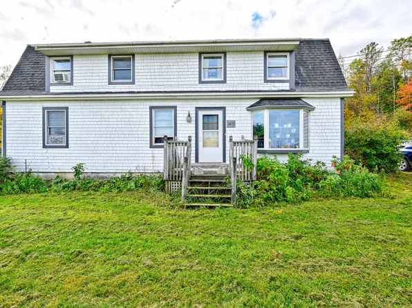 1415 River Road, Bucksport, ME 04416