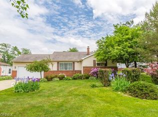 701 Kenbridge Dr, Highland Heights, OH 44143