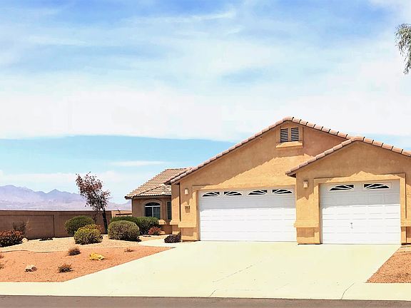 2nd image of 2901 La Paloma Dr