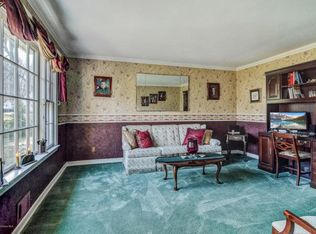 24 Appomattox Dr, Manalapan, NJ