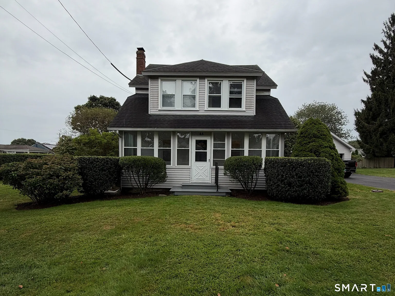 4 bed, 1.5 bath, 1640 sqft, $3,200 — Photo 1