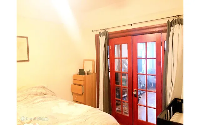 Rented by Douglas Elliman | media 17