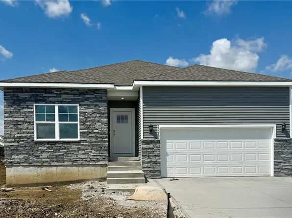 10282 Sorano Dr, Peculiar, MO 64078