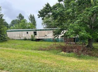 1124 N Anna St, Pekin, IN 47165