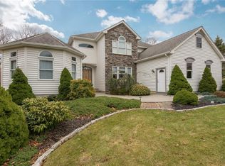 5 Brill Ln, Cumberland, RI 02864