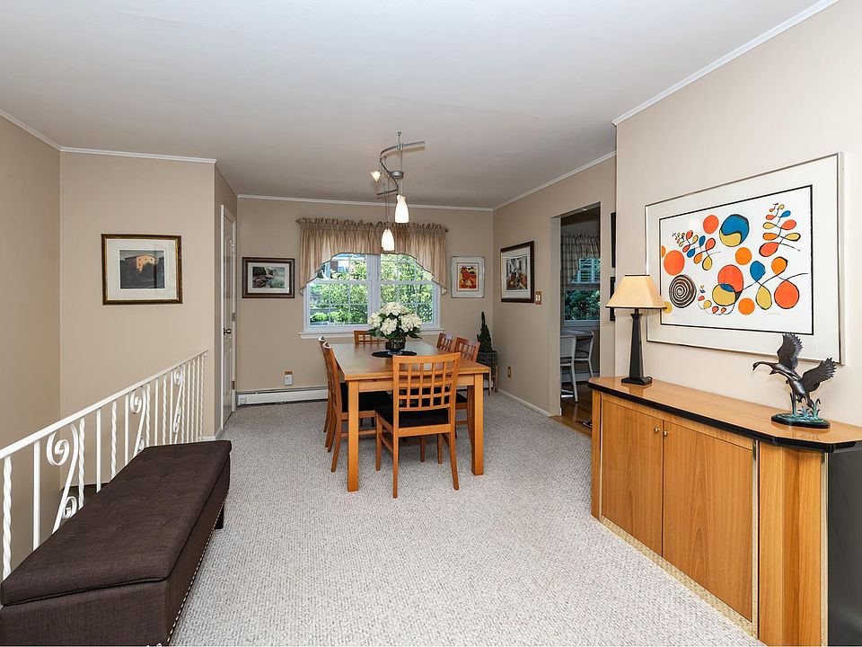 1st image of 10 Harbour Ln #3B