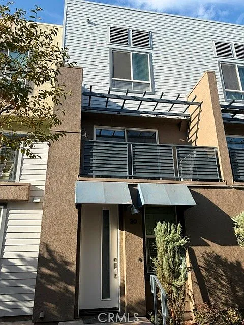 3 bed, 1495 sqft, $3,800 — Photo 1