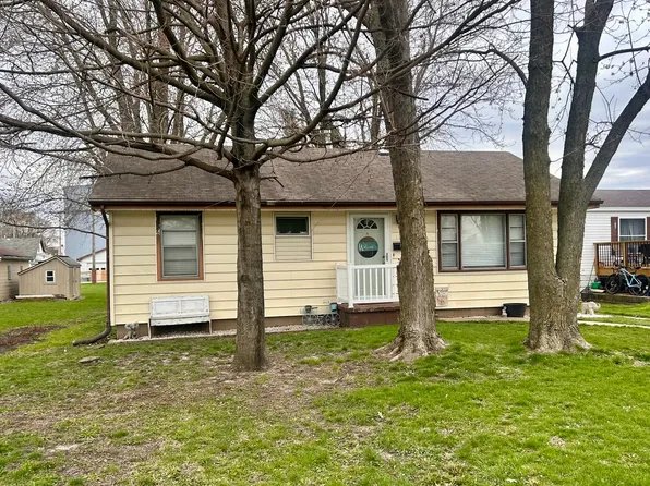 118 N West St, Gibson City, IL 60936