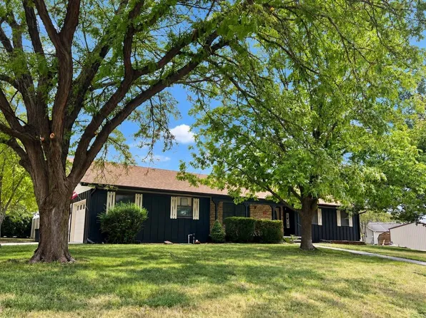 502 N Pine St, Beloit, KS 67420