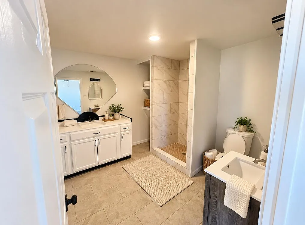 4 bed, 3.0 bath, 1899 sqft, $2,200 — Photo 4
