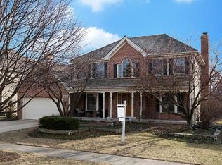26W041 Deerpoint Dr, Wheaton, IL 60187