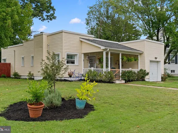 121 Ohio Ave, Clementon, NJ 08021
