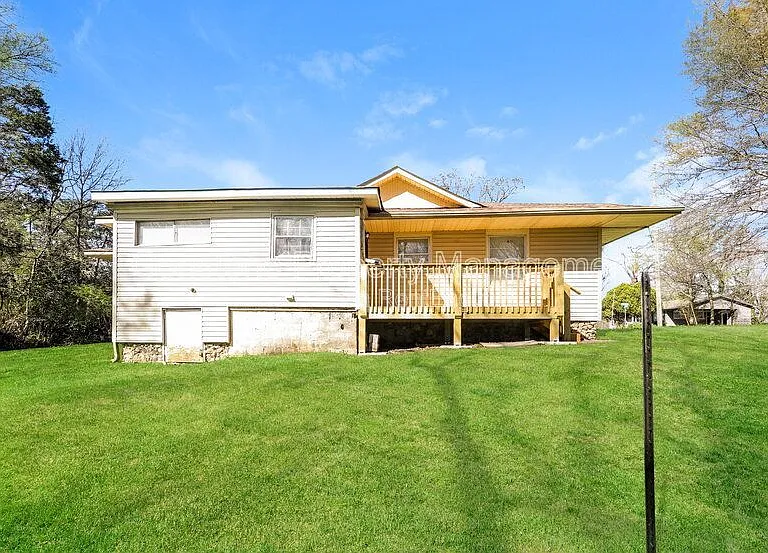 2629 Wood Dr NE — Photo 17