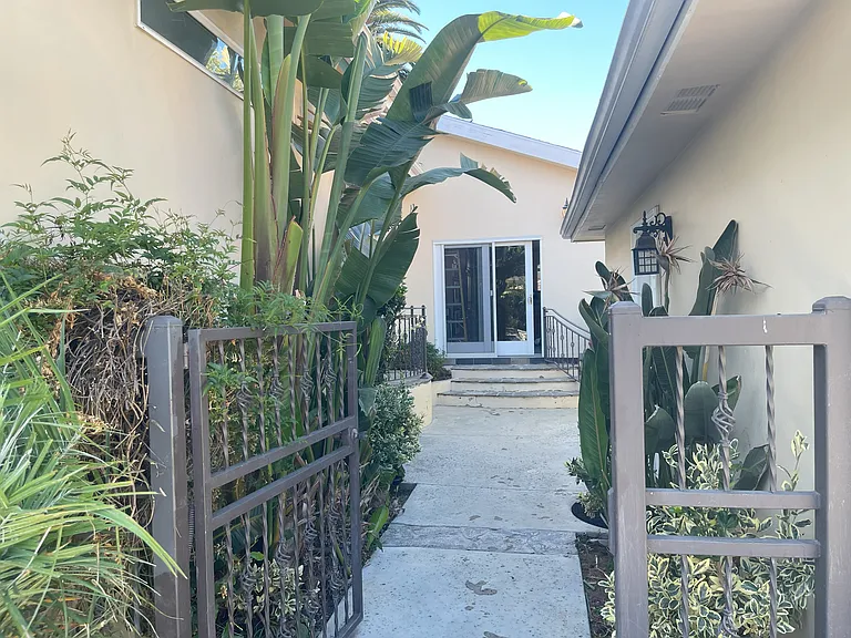 14320 Hortense St — Photo 13