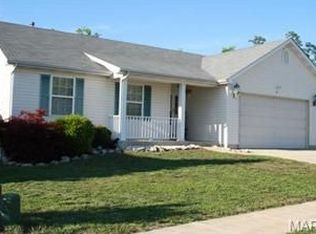 21 Winter Valley Dr, Fenton, MO 63026