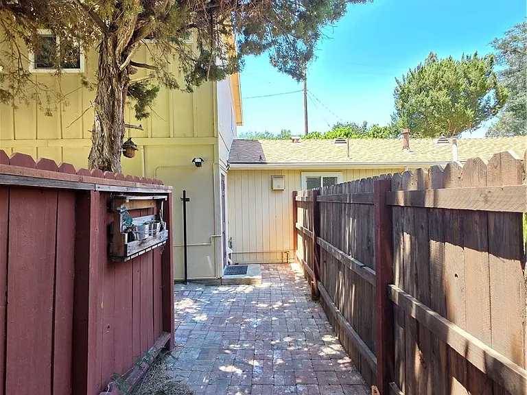 5432 Woodlake Ave N — Photo 4