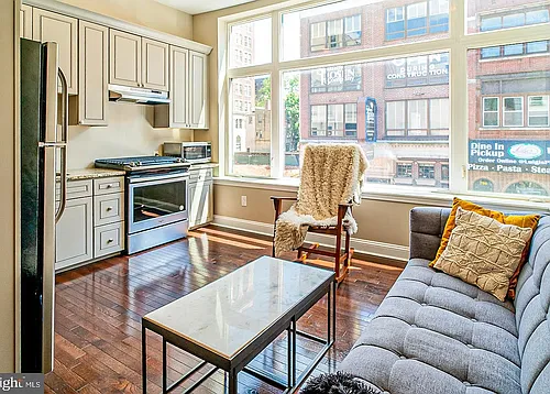 715 Sansom St #2F Photo 1