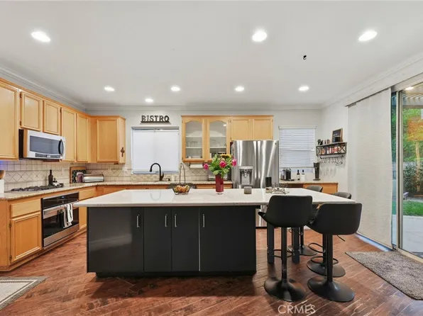 28649 Silverking Trl, Saugus, CA 91390