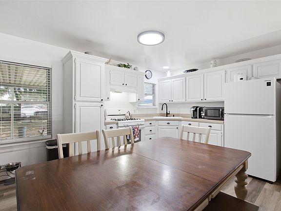 5th image of 1010 Denton Dr