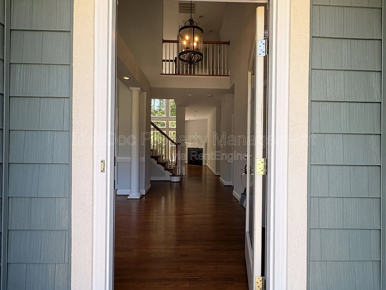 3 bed, 4.5 bath, 4345 sqft, $4,100 — Photo 3