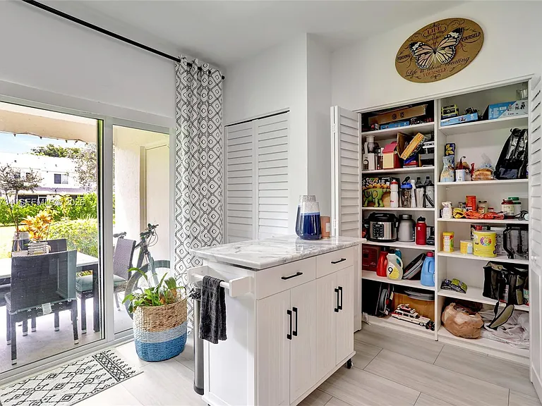 7921 Sanibel Dr #7921 — Photo 4