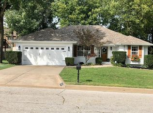 2091 W Sexton Dr, Springfield, MO 65810