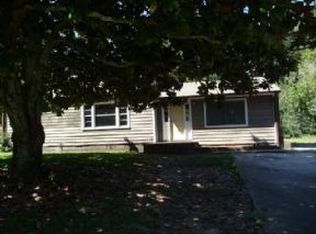 33 Michael Dr, Newnan, GA 30263