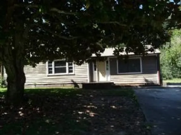 33 Michael Dr, Newnan, GA 30263