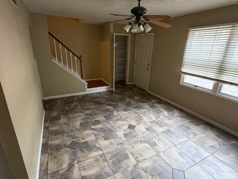 Long Beach Cir — Photo 10