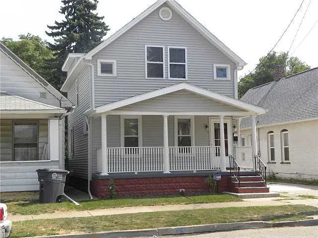 312 Burger St photo 1