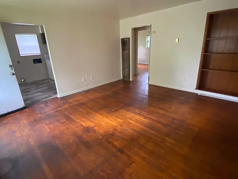 2103 Meadowvale Ct — Photo 5