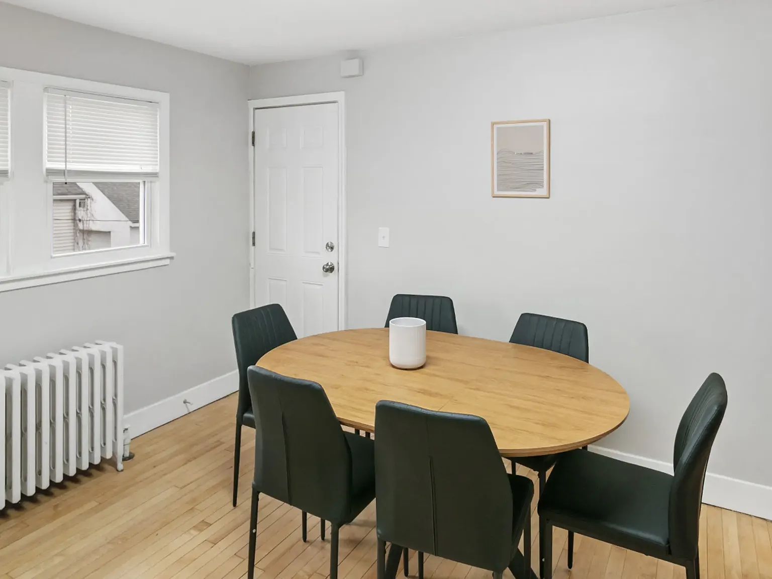 4 bed, 2668 sqft, $3,600 — Photo 4