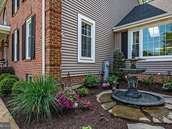 5th image of 2914 Conne Mara Dr