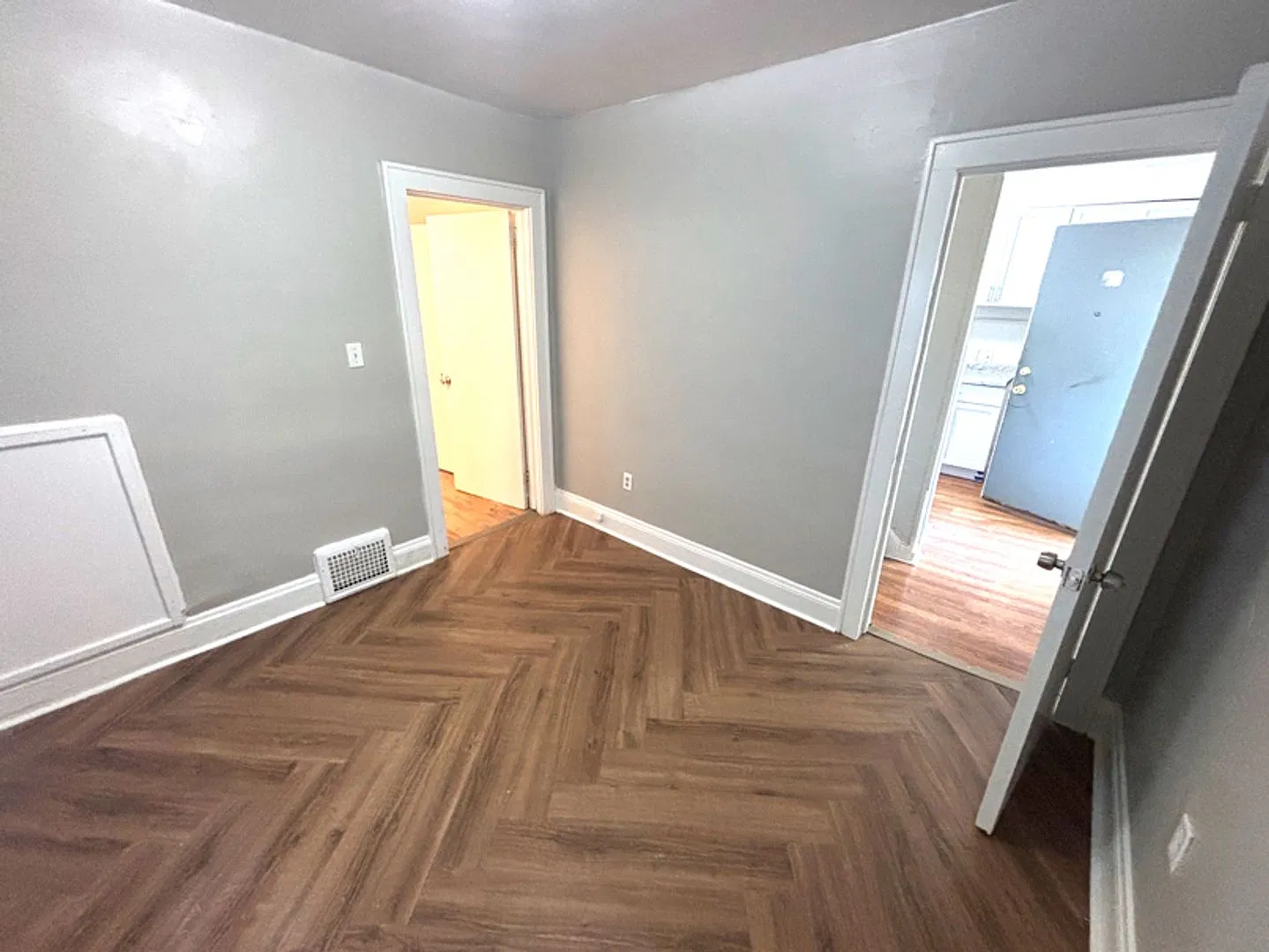 Single-Family 3-Bedroom Home at 875 E Crosier St — Photo 2