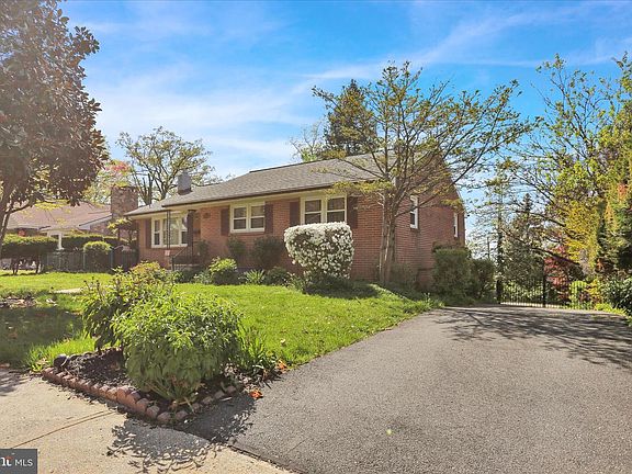 2nd image of 1428 Lorraine Rd