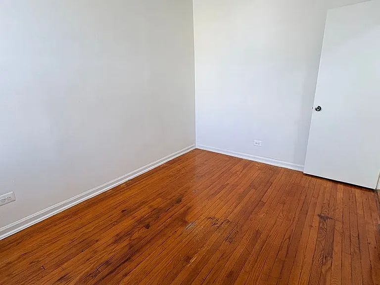 4946 W Adams St — Photo 7