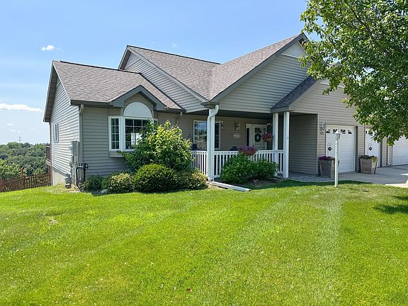 2nd image of 1801 Aspen Ln