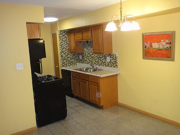 4th image of 720 Hill Dr #8-101