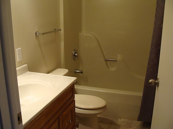 5th image of 4107 Theater Dr
