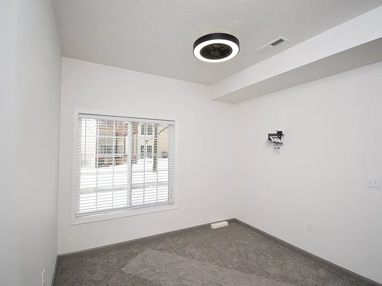 7446 S Louise Ave #101 — Photo 14