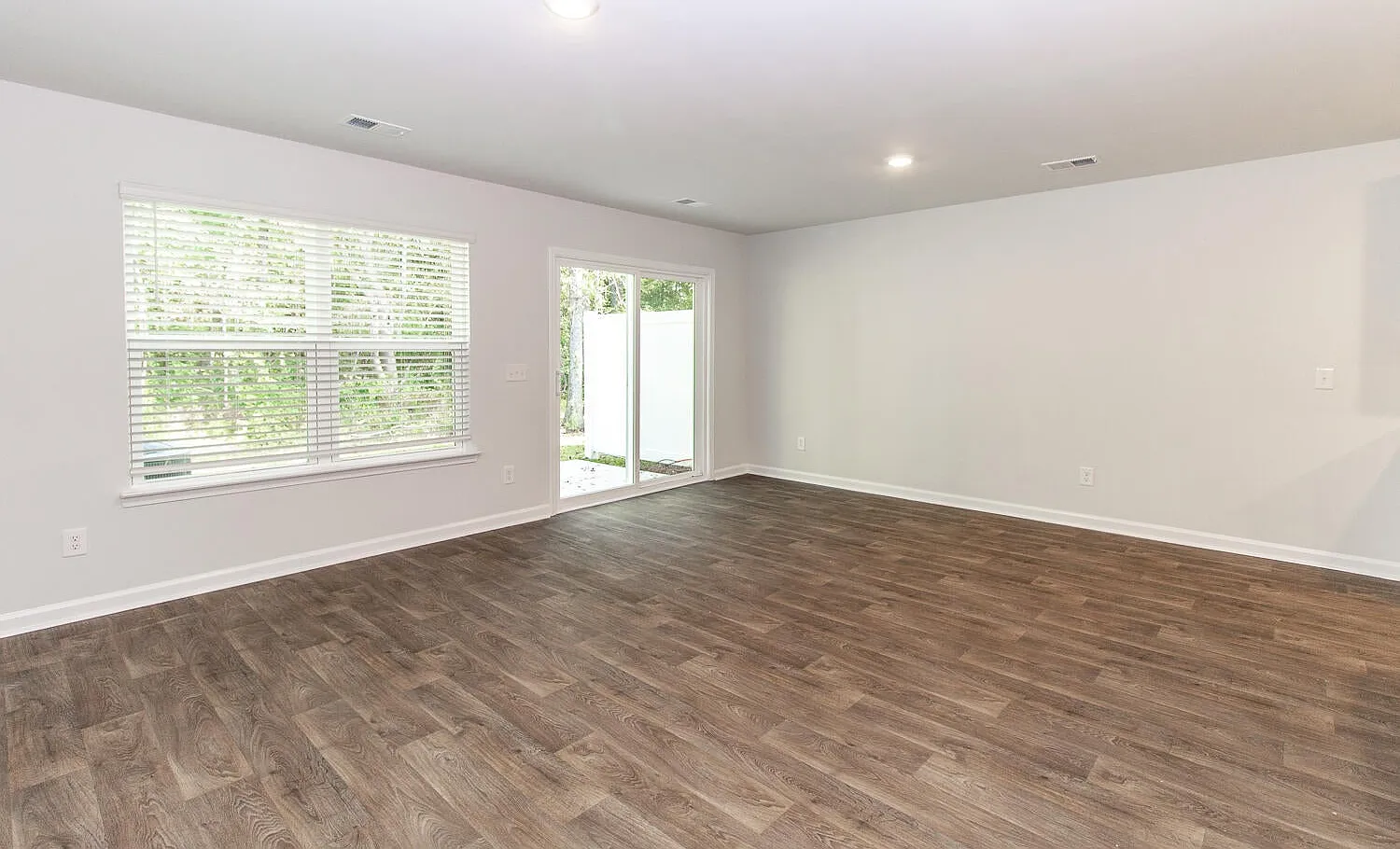 125 Rosefield Ct — Photo 3